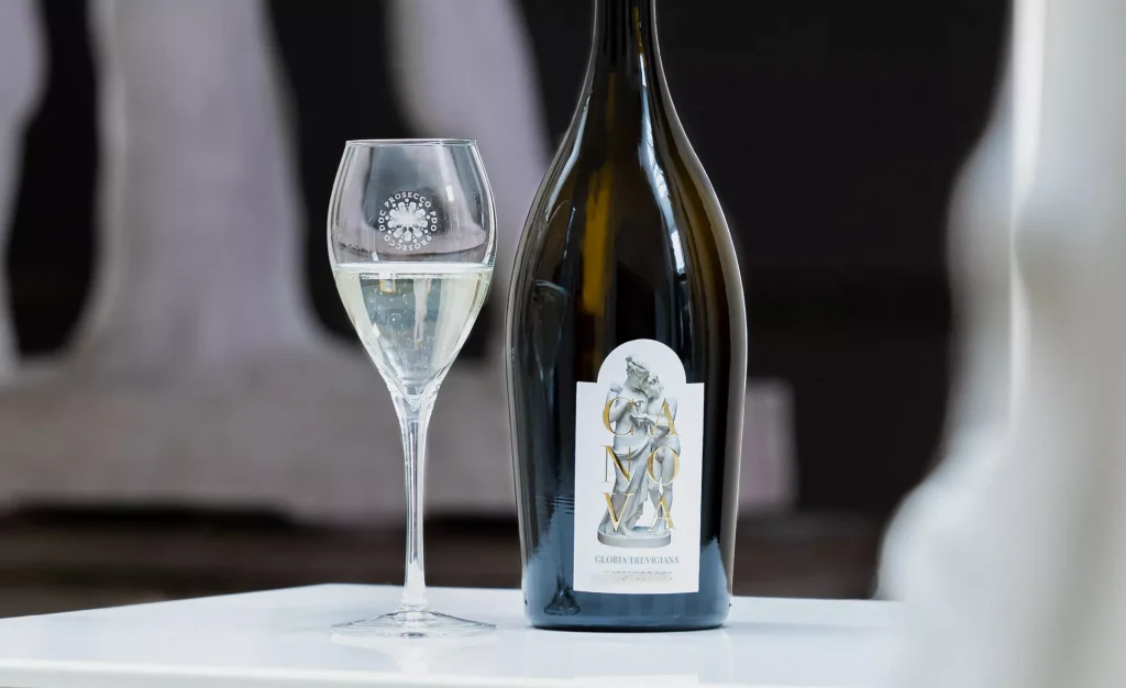 Grafica etichette vino: servizi e casi di studio Perazza srl 20 Perazza agenzia di comunicazione realizzazione grafica etichette vino mostra Canova