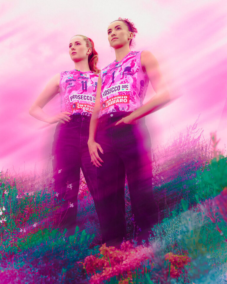 IMOCO VOLLEY: SERVIZIO FOTOGRAFICO PER LA NUOVA MAGLIA &ldquo;PINK JUNGLE&rdquo;